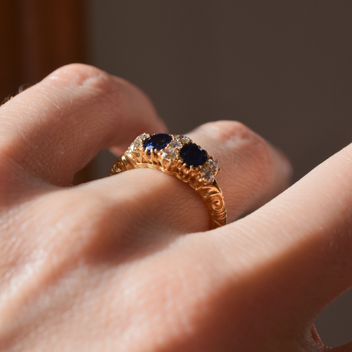 Vintage 1.10ct Sapphire and Diamond Ring in 18K Yellow Gold