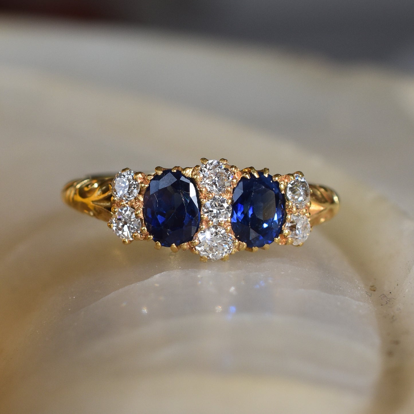 Vintage 1.10ct Sapphire and Diamond Ring in 18K Yellow Gold