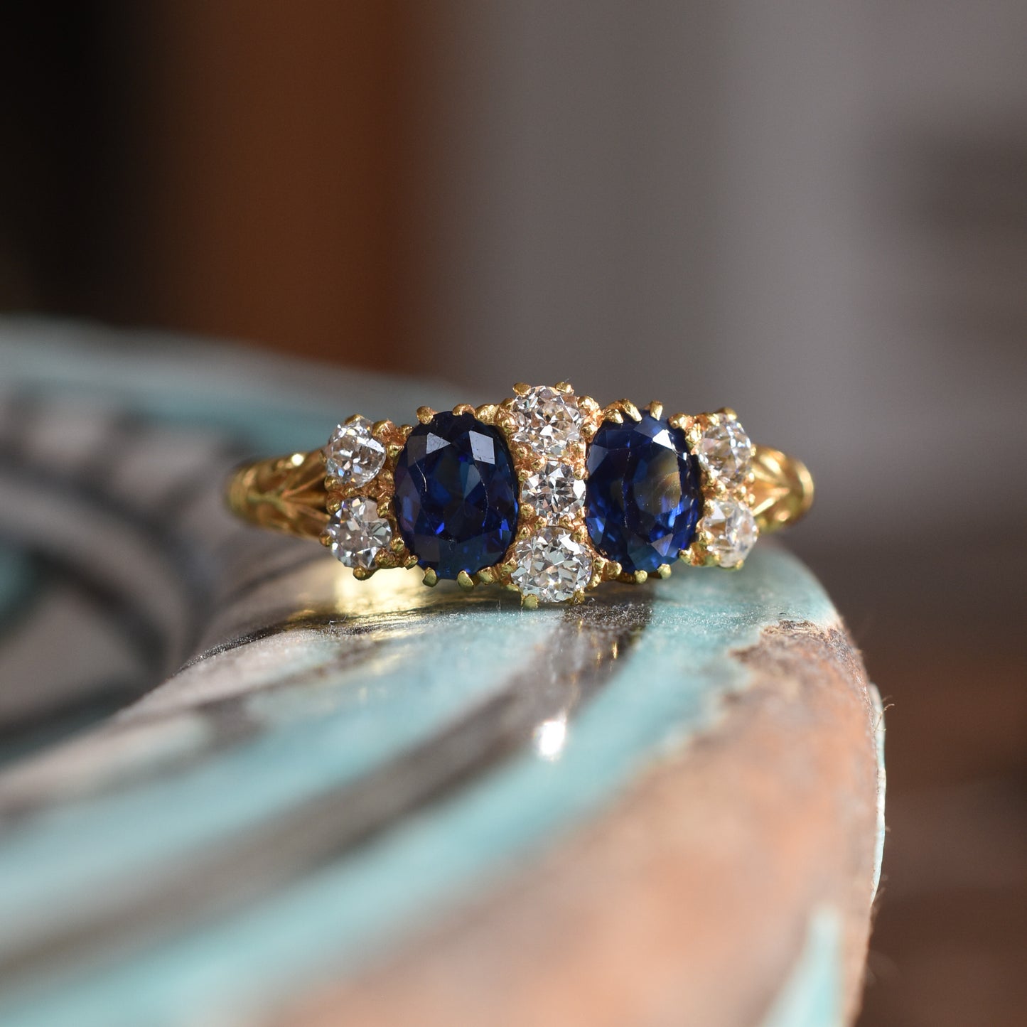 Vintage 1.10ct Sapphire and Diamond Ring in 18K Yellow Gold