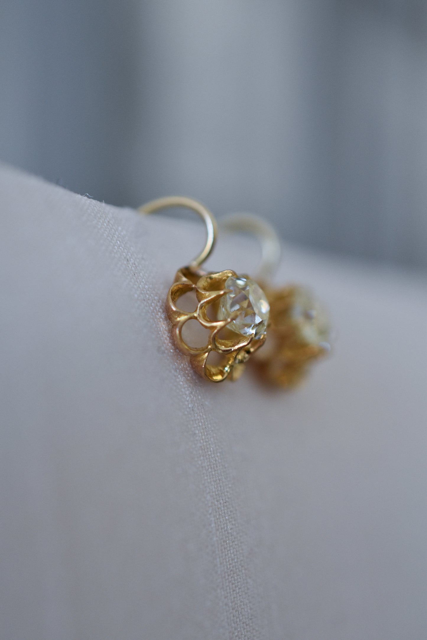 1.00ct Antique 18ct Gold Buttercup Solitaire Diamond Earrings - Victorian Diamond Earrings