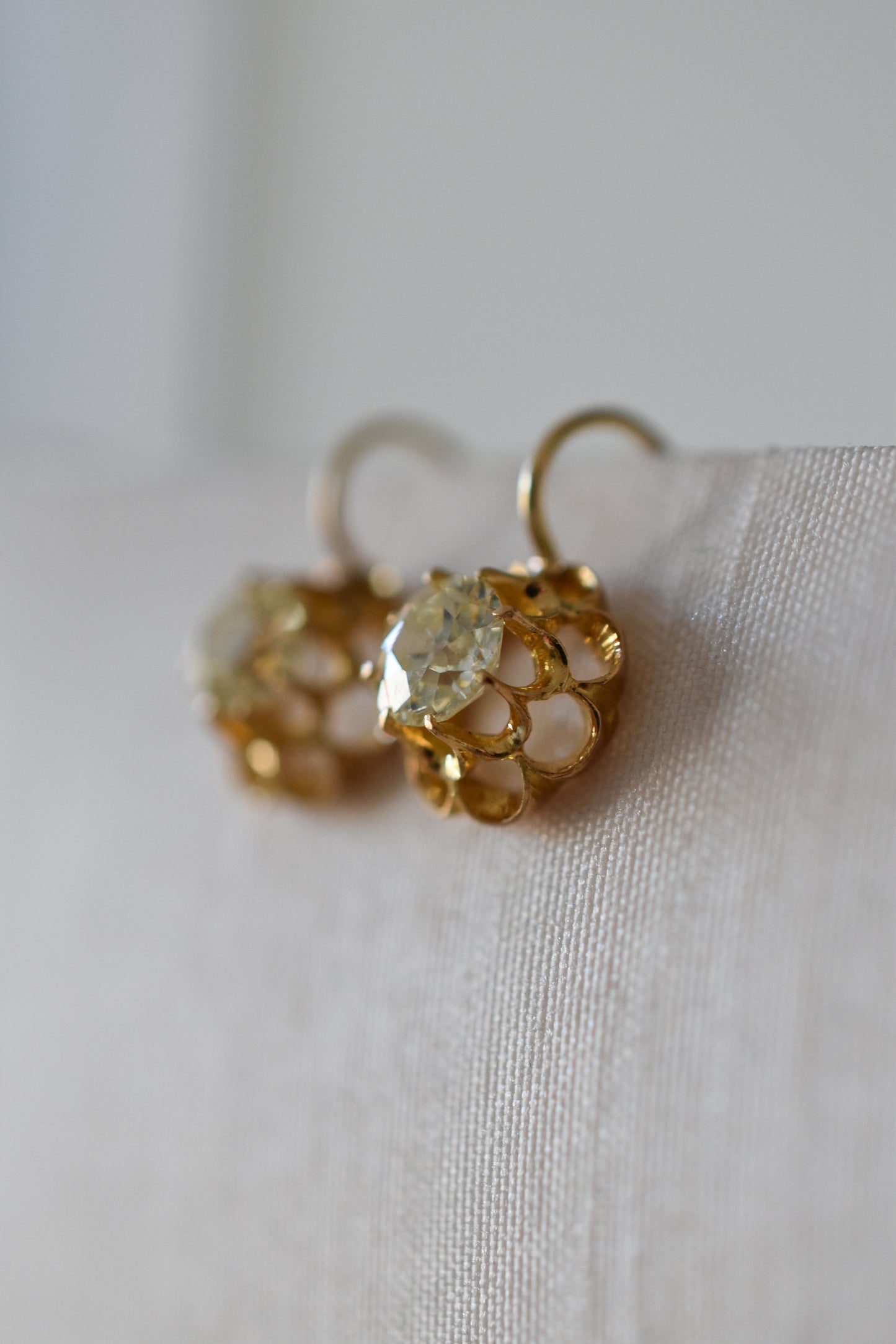 1.00ct Antique 18ct Gold Buttercup Solitaire Diamond Earrings - Victorian Diamond Earrings