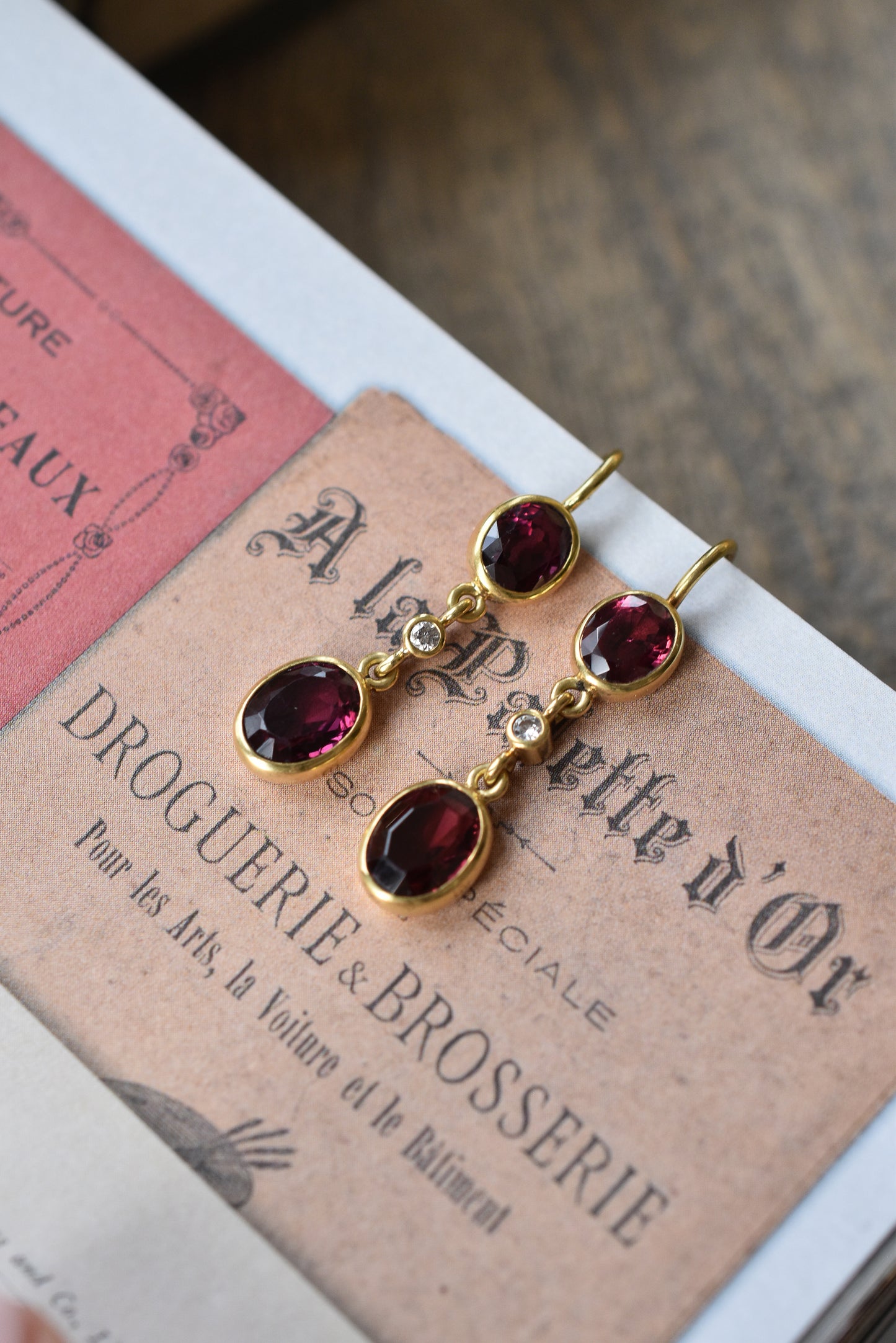 Vintage 18k Gold Garnet and Diamond Dangle Earrings (6.50 grams)