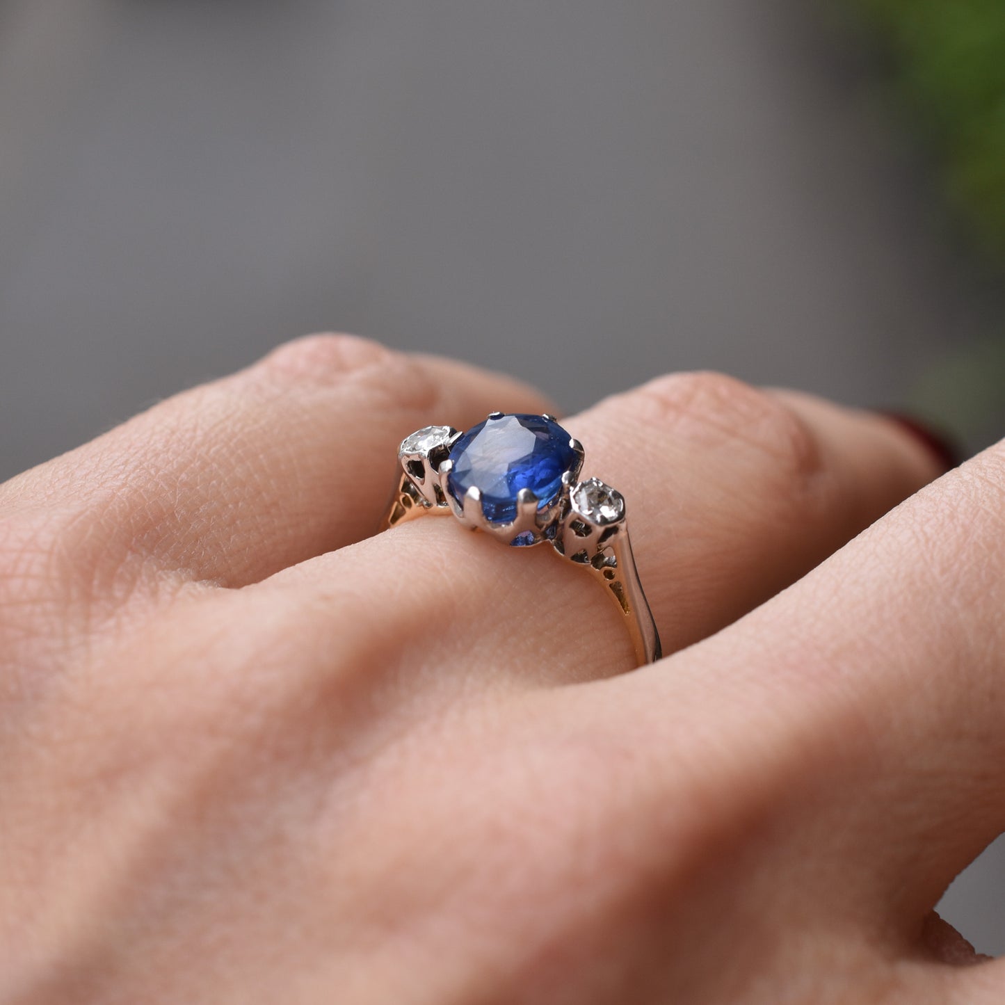 Antique 1.75ct Sapphire and Diamond Solitaire Engagement Ring in 18k Yellow Gold and Platinum