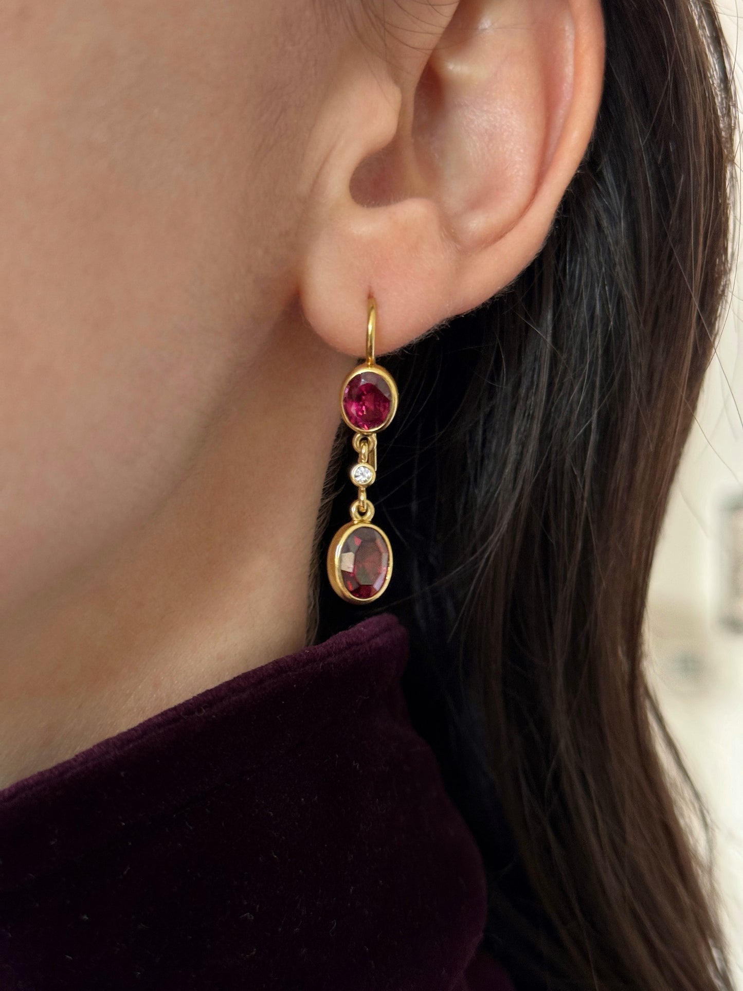 Vintage 18k Gold Garnet and Diamond Dangle Earrings (6.50 grams)