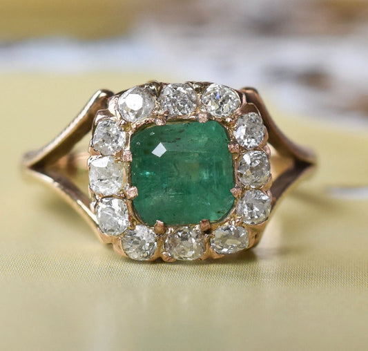 Vintage Emerald and Diamond Cluster Engagement Ring in 18ct 18k Yellow Gold