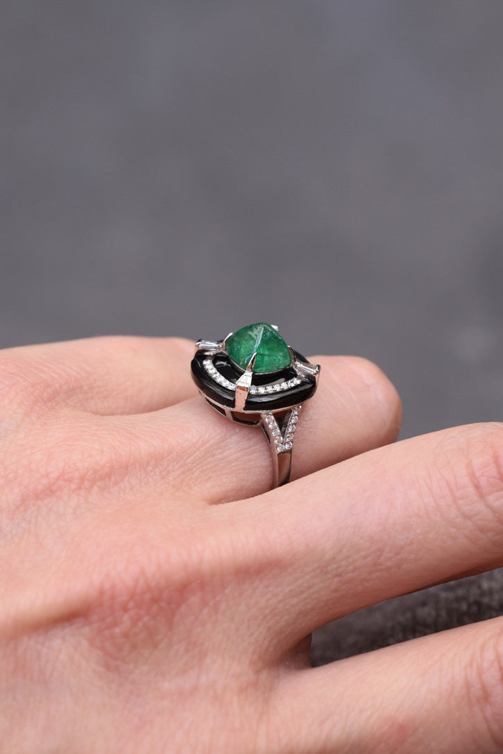 Vintage 2.50ct Emerald, Onyx and Diamond Ring in 18k White Gold