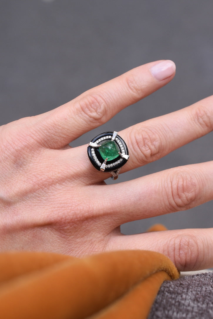 Vintage 2.50ct Emerald, Onyx and Diamond Ring in 18k White Gold