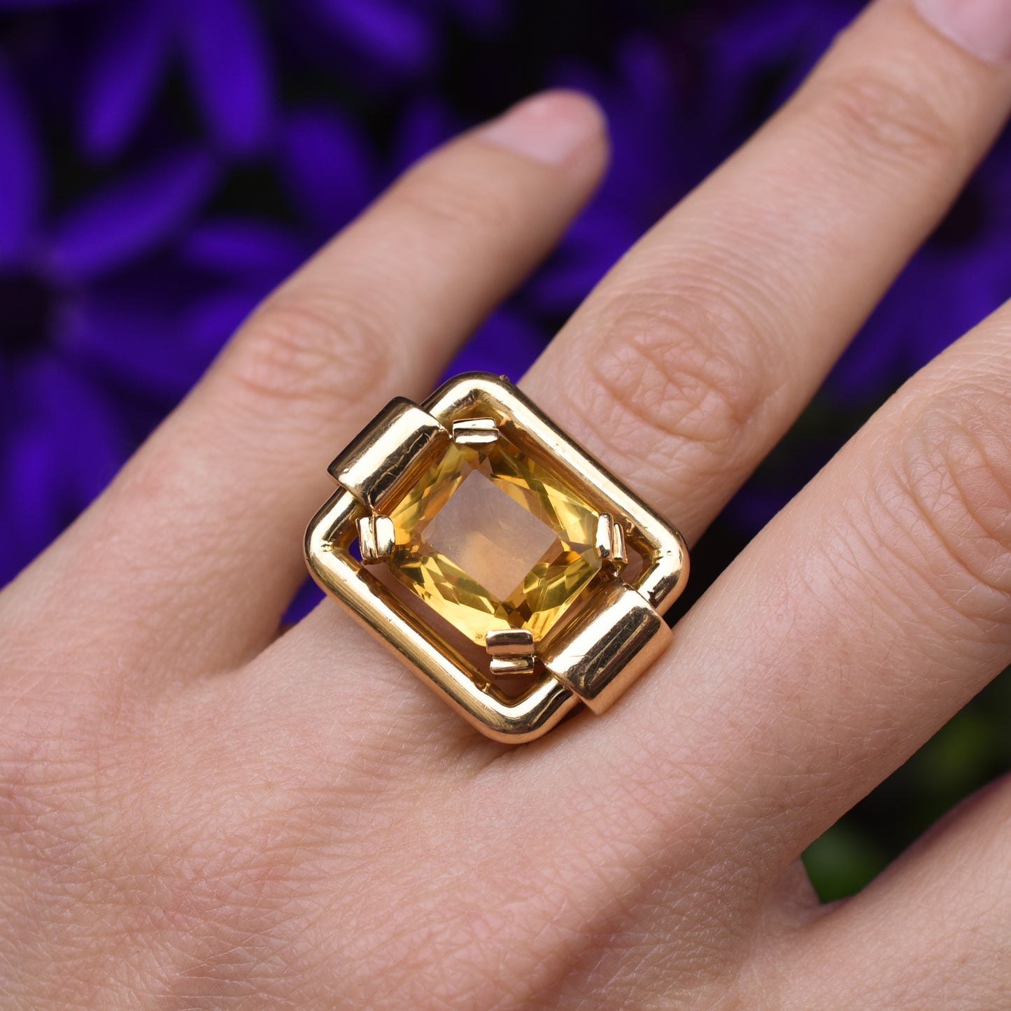 1940s French Retro Citrine Tank Ring in 18k Yellow Gold