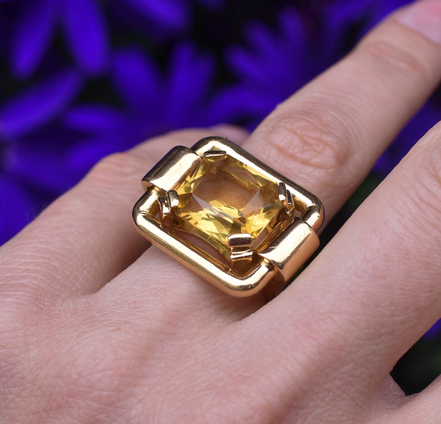 1940s French Retro Citrine Tank Ring in 18k Yellow Gold