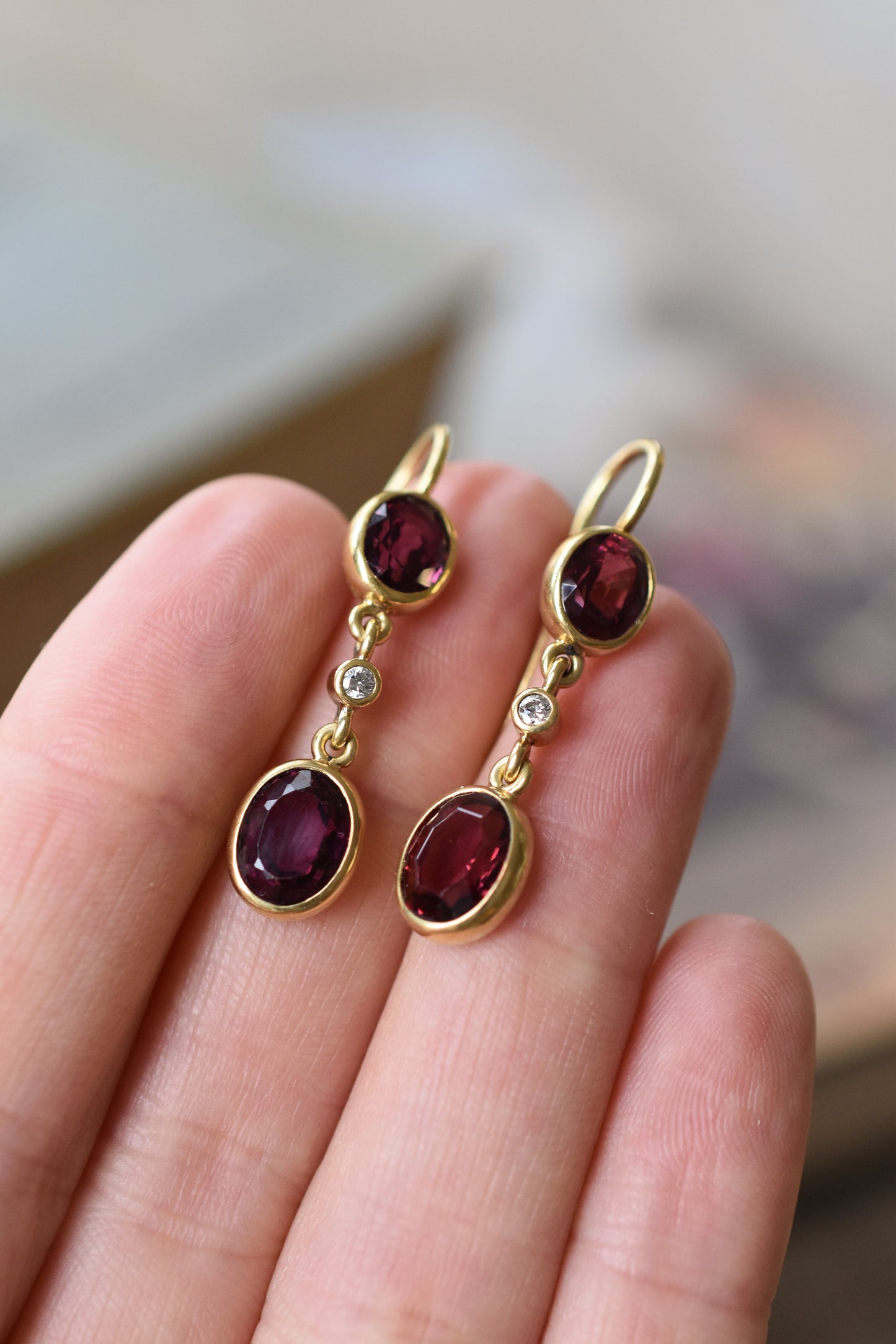 Vintage 18k Gold Garnet and Diamond Dangle Earrings (6.50 grams)