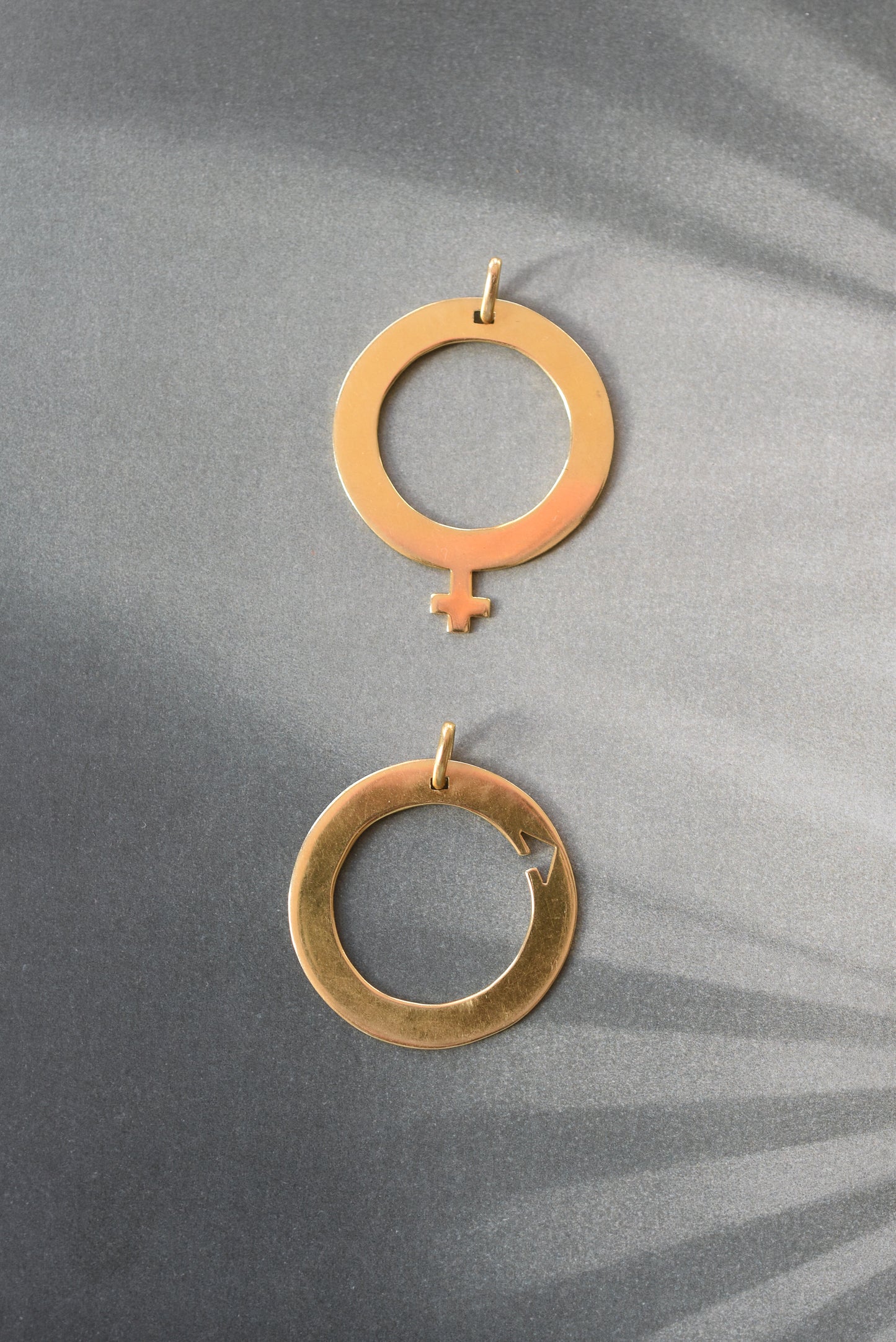 Arthus Bertrand 18k Yellow Gold Pendants – Female & Male Symbols, Openwork Circular Design