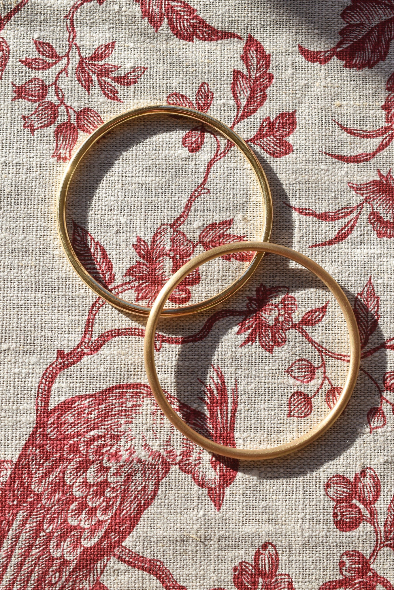 Classic Handmade Solid 18K Yellow Gold  Bangle (16 grams)