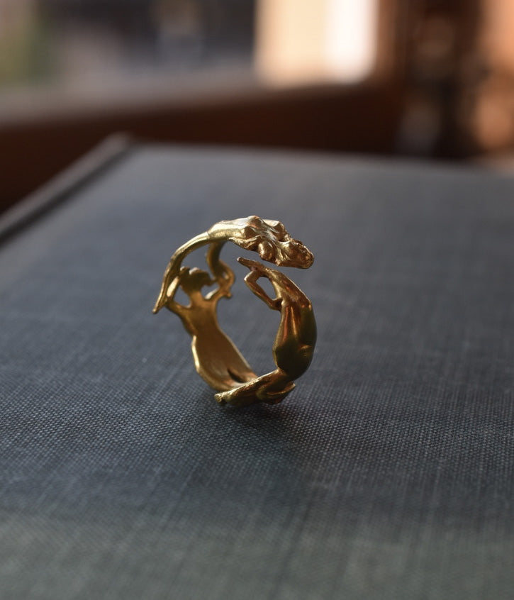 Sculptural Ring with Three Intertwined Female Figures in 18k Yellow Gold