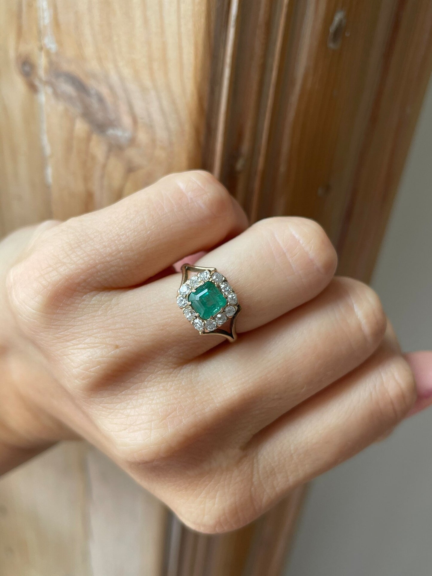 Vintage Emerald and Diamond Cluster Engagement Ring in 18ct 18k Yellow Gold