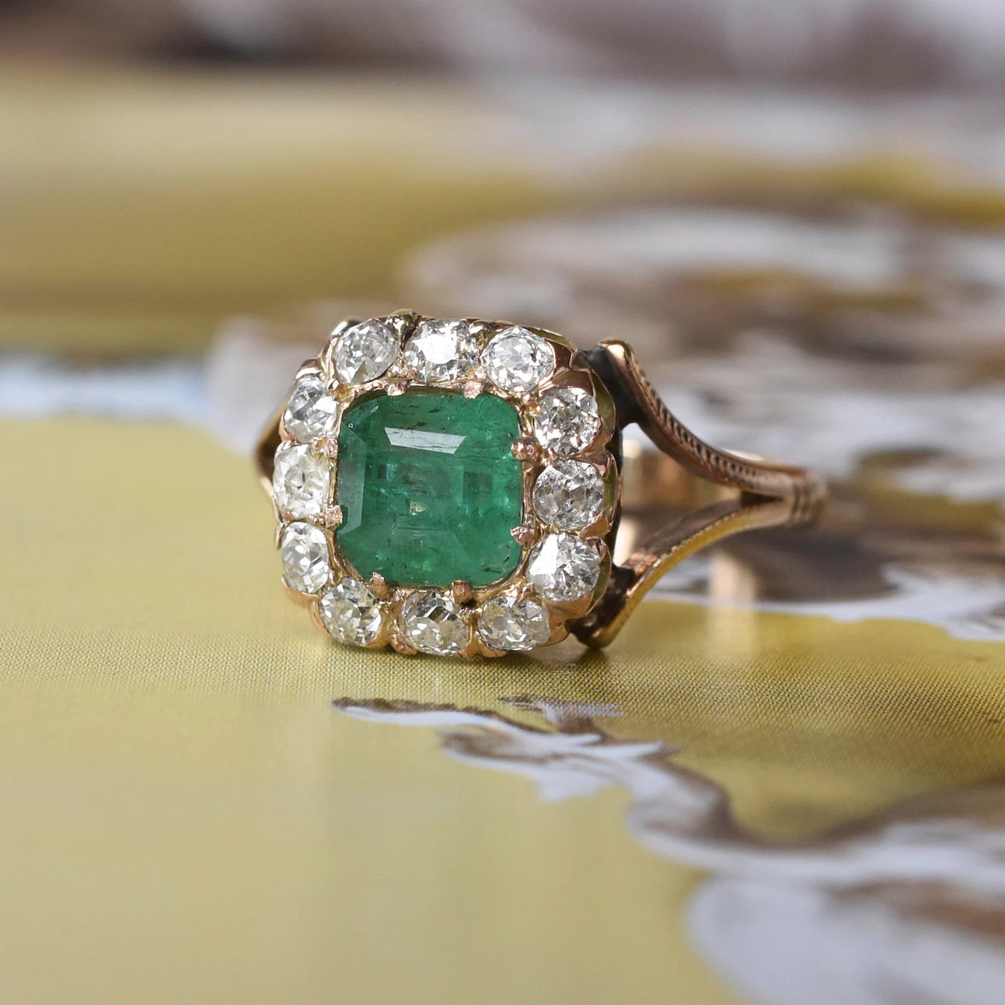 Vintage Emerald and Diamond Cluster Engagement Ring in 18ct 18k Yellow Gold