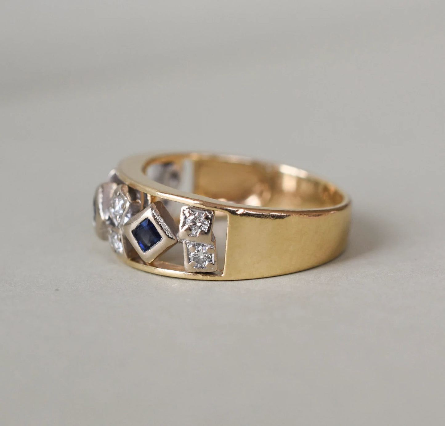 Vintage 18ct Gold Sapphire and Diamond Pinky Ring