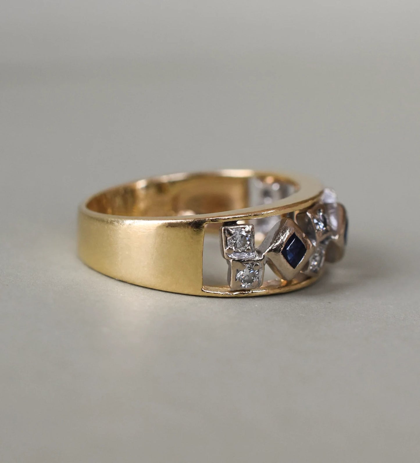 Vintage 18ct Gold Sapphire and Diamond Pinky Ring